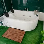 Loveroom Le Loft & Garden Апартаменты *