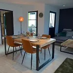 Апартаменты Loveroom Le Loft & Garden